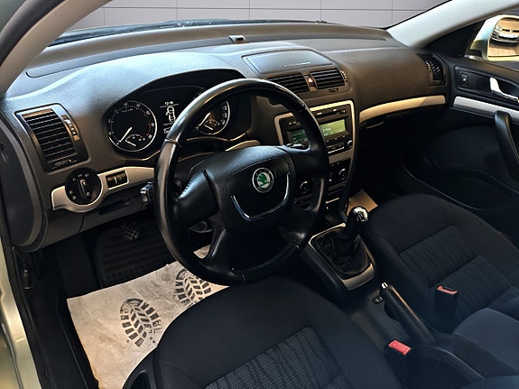 Skoda Octavia 11 of 21