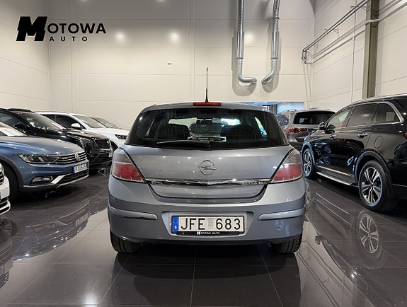 Opel Astra 3 of 15