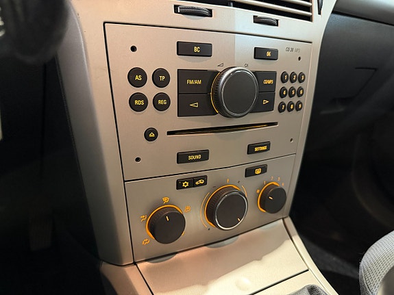 Opel Astra 13 of 15