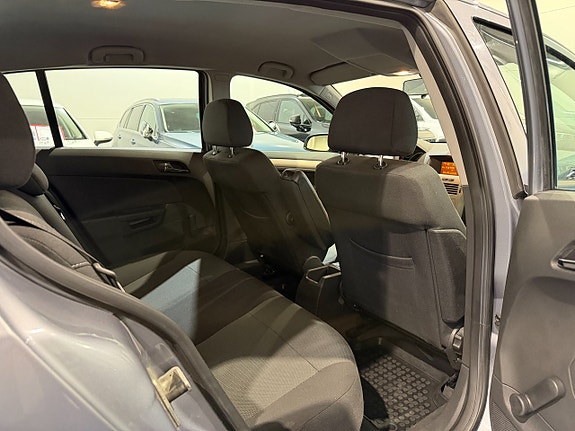 Opel Astra 12 of 15