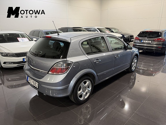 Opel Astra 2 of 15