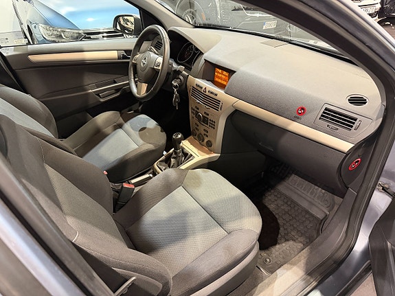 Opel Astra 11 of 15