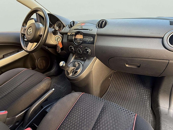 Mazda 2 14 of 21