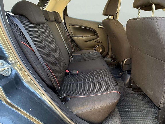 Mazda 2 15 of 21