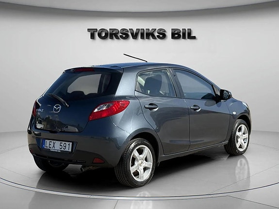 Mazda 2 6 of 21
