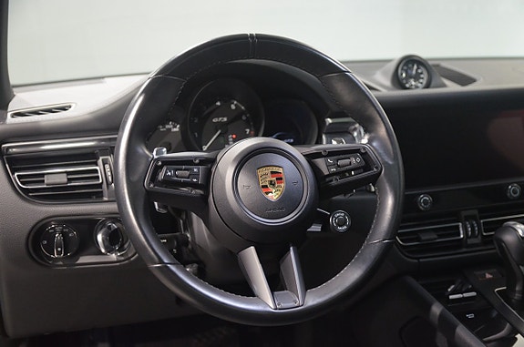 Porsche Macan GTS 16 of 17
