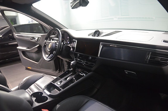 Porsche Macan GTS 13 of 17