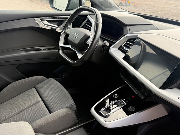 Audi Q4 e-tron 6 of 13