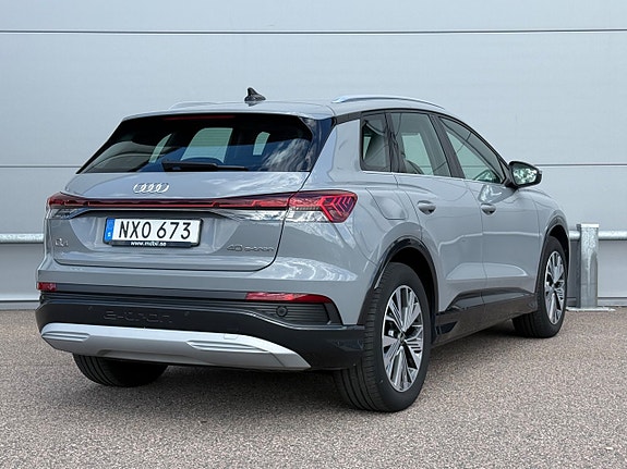 Audi Q4 e-tron 3 of 13