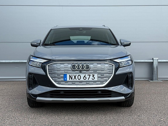 Audi Q4 e-tron 4 of 13