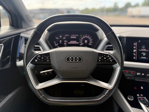 Audi Q4 e-tron 9 of 13