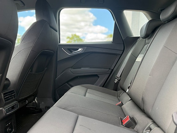 Audi Q4 e-tron 8 of 13