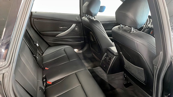 BMW 340i 5 of 9