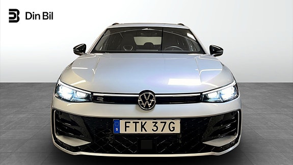 Volkswagen Passat 4 of 12