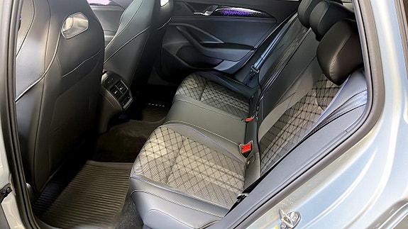 Volkswagen Passat 11 of 12