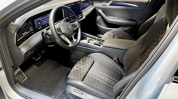 Volkswagen Passat 7 of 12