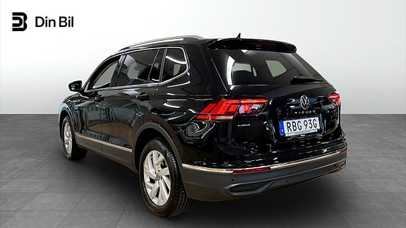Volkswagen Tiguan Allspace 3 of 12