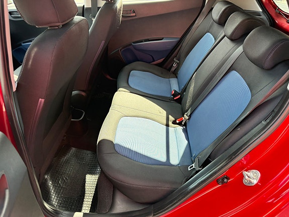 Hyundai i10 10 of 12