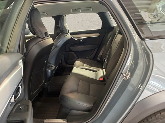Volvo V90 7 of 12
