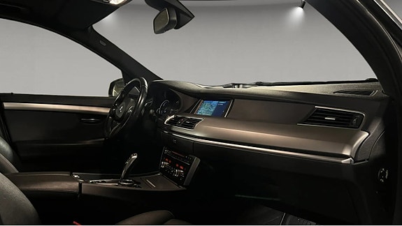 BMW 550i 7 of 12
