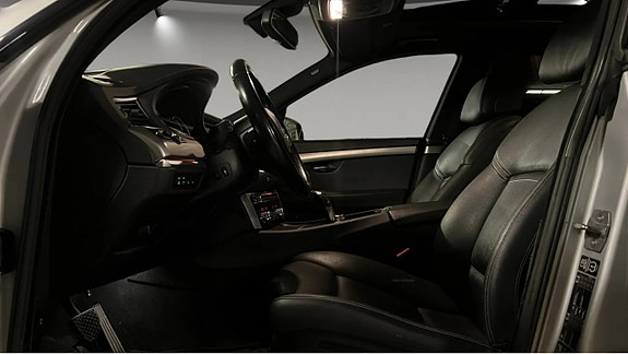BMW 550i 6 of 12