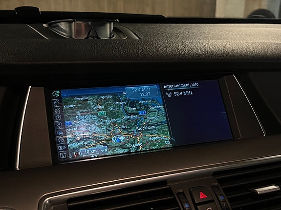 BMW 550i 11 of 12