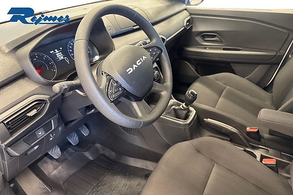 Dacia Sandero 7 of 17