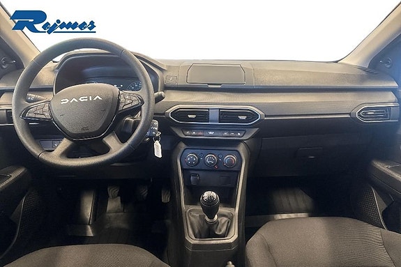 Dacia Sandero 8 of 17