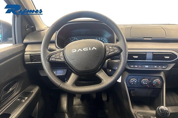 Dacia Sandero 9 of 17
