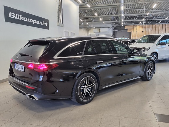 Mercedes-Benz E300 de 4 of 13