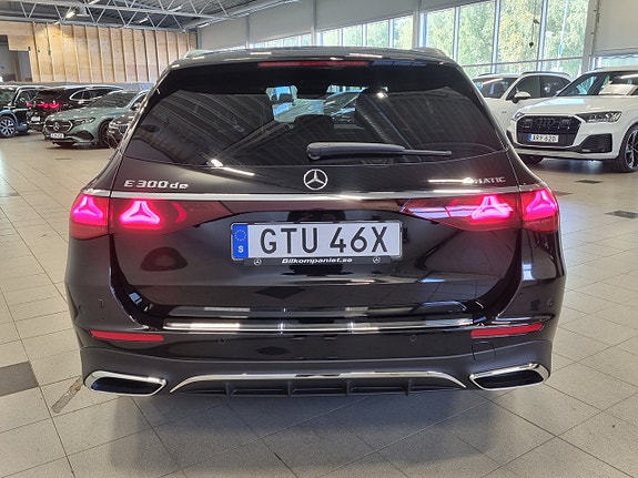 Mercedes-Benz E300 de 5 of 13