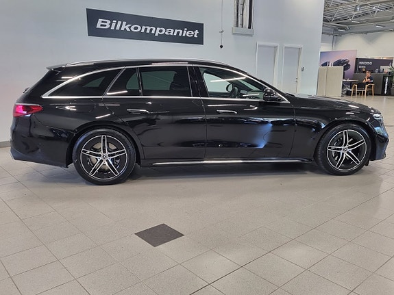 Mercedes-Benz E300 de 3 of 13