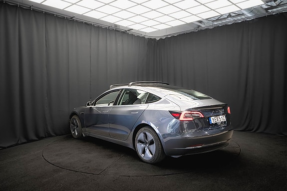 Tesla Model 3 9 of 22