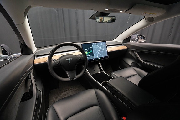 Tesla Model 3 11 of 22