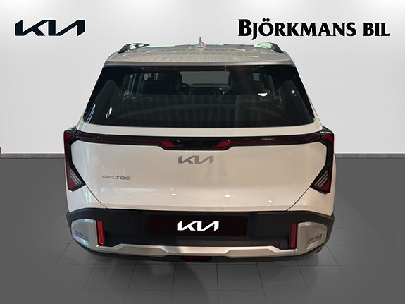 Kia Seltos 5 of 14