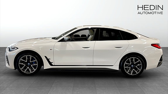 BMW i4 6 of 9