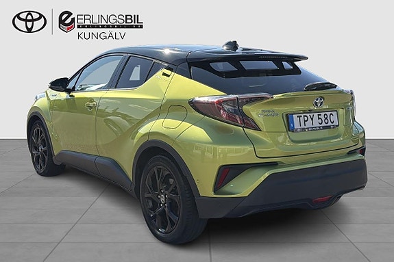 Toyota C-HR 3 of 17