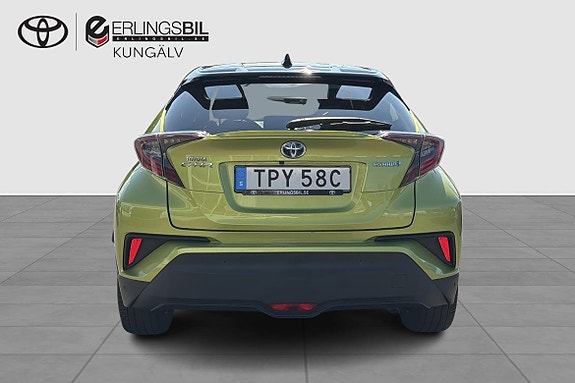Toyota C-HR 5 of 17