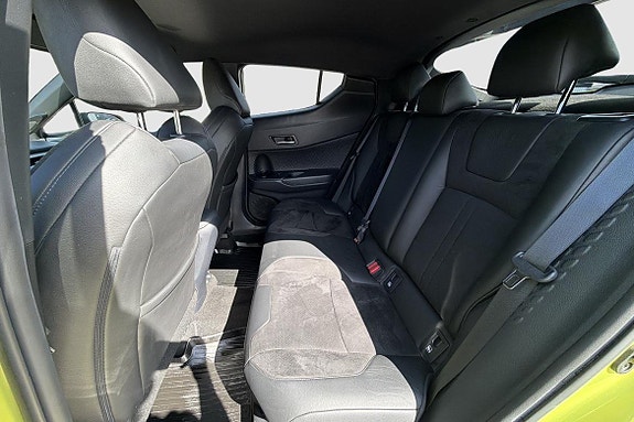 Toyota C-HR 9 of 17