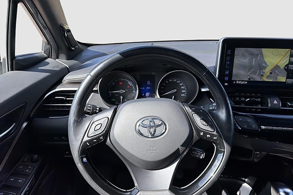 Toyota C-HR 11 of 17