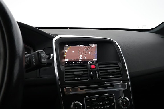 Volvo XC60 14 of 21