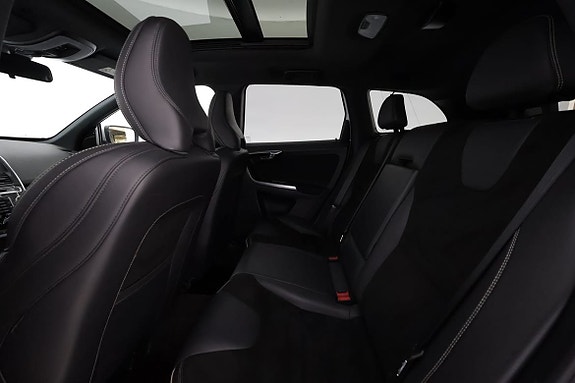 Volvo XC60 11 of 21