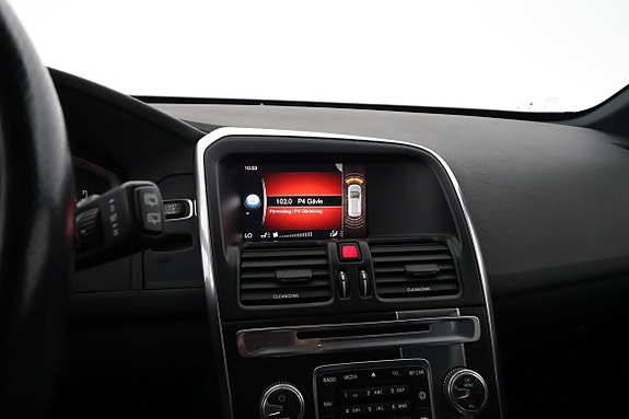 Volvo XC60 13 of 21