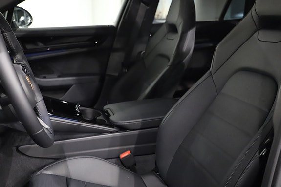 Porsche Panamera 4 20 of 22