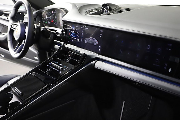 Porsche Panamera 4 19 of 22