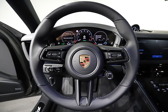 Porsche Panamera 4 15 of 22