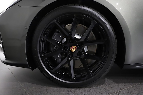 Porsche Panamera 4 10 of 22
