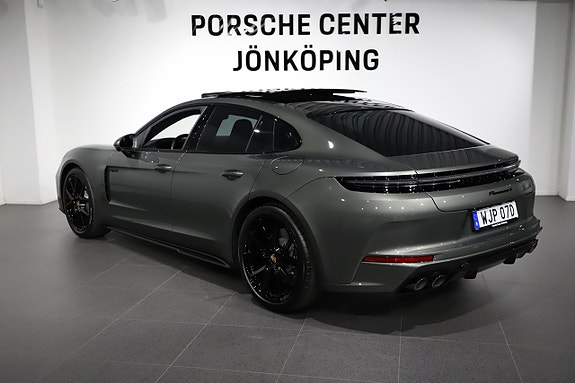 Porsche Panamera 4 9 of 22