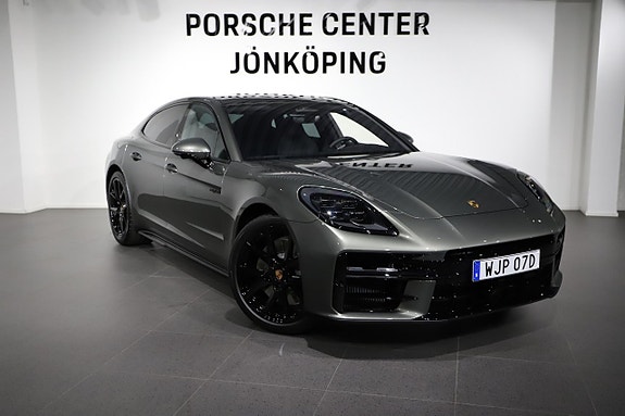 Porsche Panamera 4 3 of 22