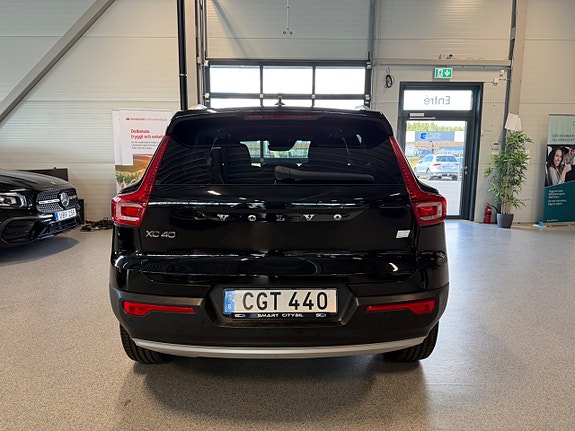 Volvo XC40 8 of 22
